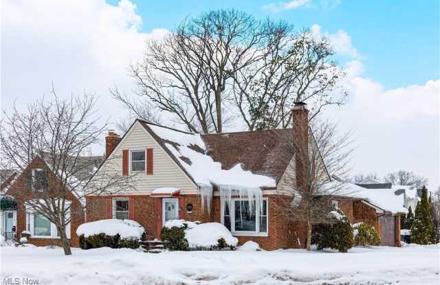 23211 Fernwood Drive