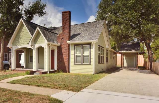 112 S Cypress Avenue