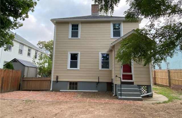 79 North Pond Street