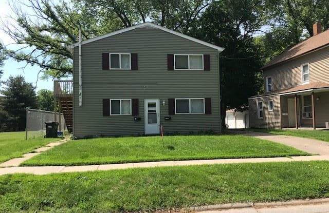 309 1/2 Myrtle Ave - 309 1/2 Myrtle Ave, Iowa City, IA 52246