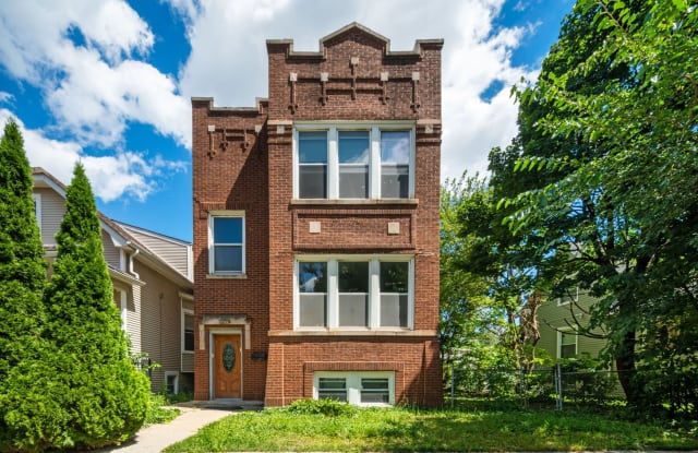 4421 N Saint Louis Avenue - 4421 North Saint Louis Avenue, Chicago, IL 60625