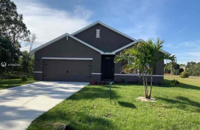 6938 NW Daffodil Ln - 6938 Northwest Daffodil Lane, Port St. Lucie, FL 34983