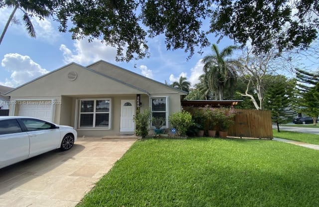 8680 SW 16th St - 8680 Southwest 16th Street, Pembroke Pines, FL 33025