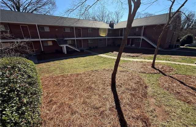 1610 N Northwest Boulevard