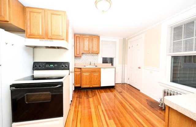 Photo of 32 Sheppard Ave