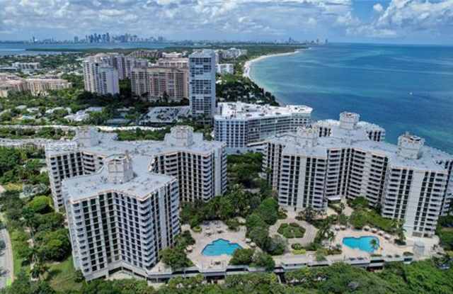 1121 Crandon Blvd unit D1201 (A11593511)