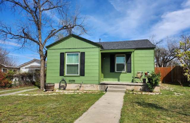 1310 S Van Buren St - 1310 South Van Buren Street, San Angelo, TX 76901