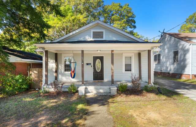 Lovely 3 bedroom bungalow close to downtown Durham!