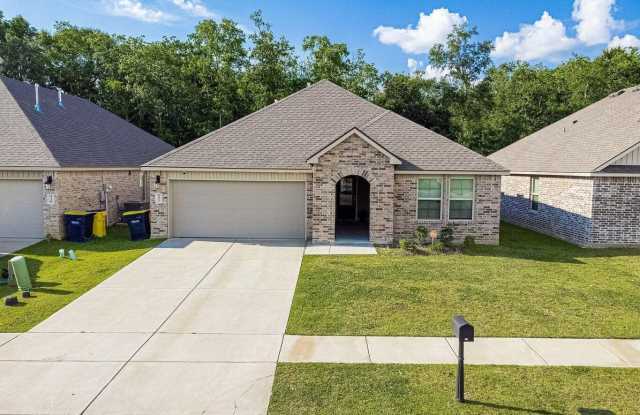 521 Saddle Crest Drive