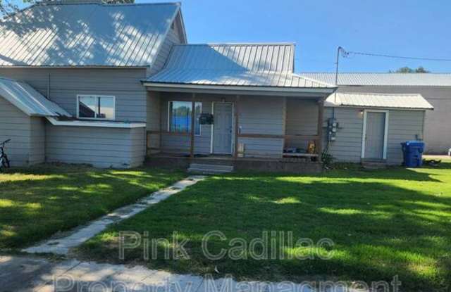 Photo of 311 East Grove Avenue - 1