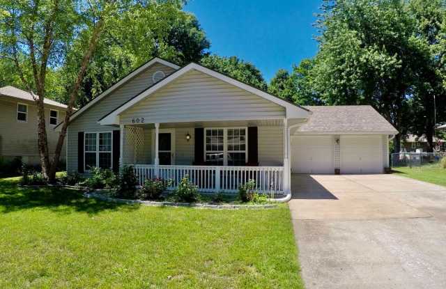 Photo of Cozy 3 Bedroom Ranch Home in Greenwood