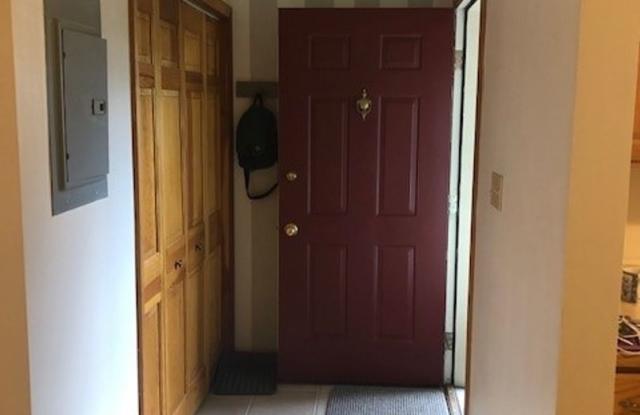 Photo of Spacious 2BR/1BA Condo Available February 15th!! - Great Residential Location!