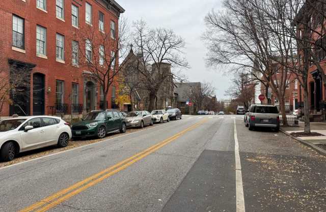 Photo of 230 W LAFAYETTE Avenue unit: 3