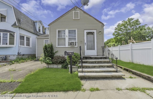 46 Oak Street - 46 Oak Street, Keansburg, NJ 07734