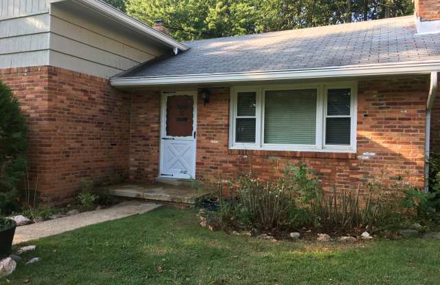 1115 Westbriar Ct Ne