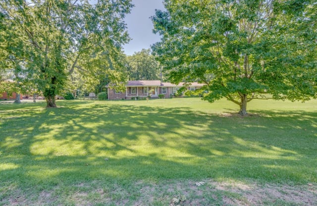 327 Westchester Dr - 327 Westchester Drive, Nashville, TN 37115