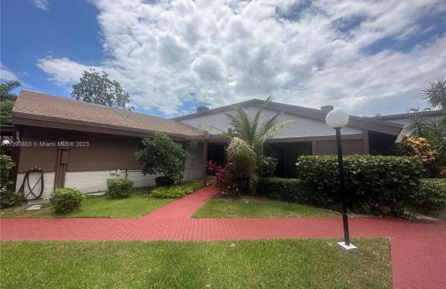 2743 S Parkview Dr - 2743 Parkview Drive South, Hallandale Beach, FL 33009