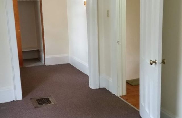 Photo of 116 Trinity Place, Westcott Area, Close to SU, 4 Bedroom House