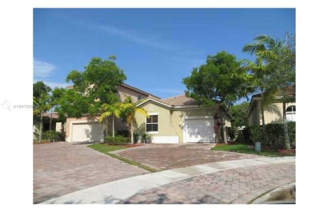 1065 NE 39 AV - 1065 Northeast 39th Avenue, Homestead, FL 33033