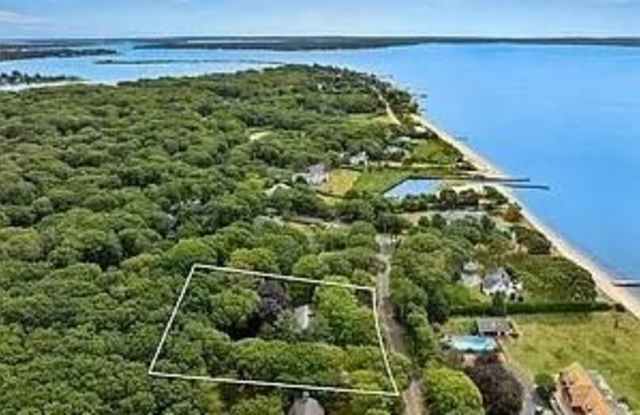 19 Peconic Ave