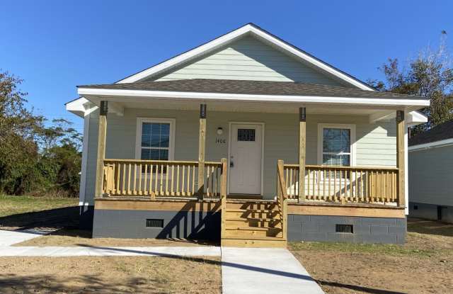 1406 Fisher Street, Morhead City, NC 28557