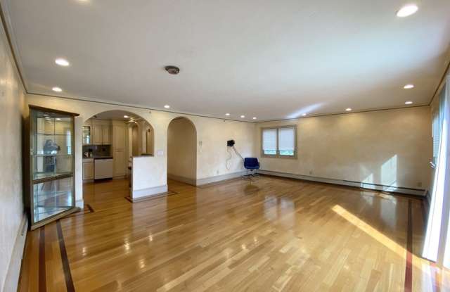 99 St Marys St