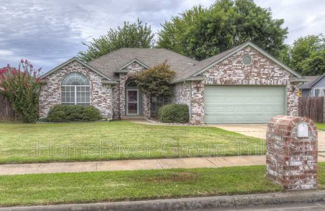 309 W Charleston St - 309 West Charleston Street, Broken Arrow, OK 74011