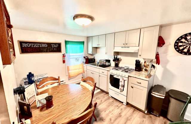 3652 MIDVALE Avenue unit: 3