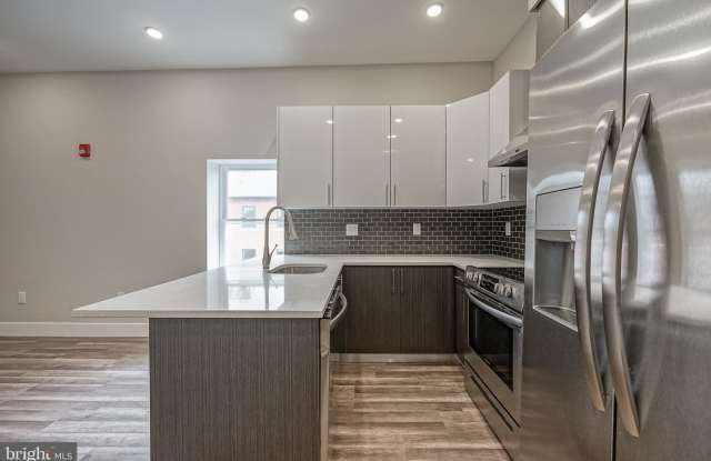 1072 N FRONT Street unit: A