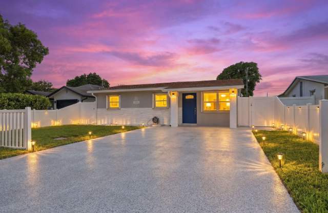 128 NW 10th Avenue
