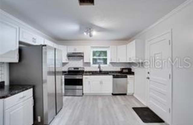 Photo of 3916 BROAD STREET