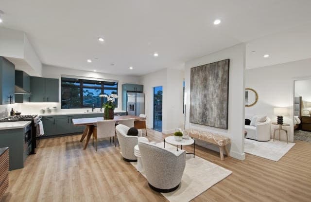 329 South Highway 101 Unit C11