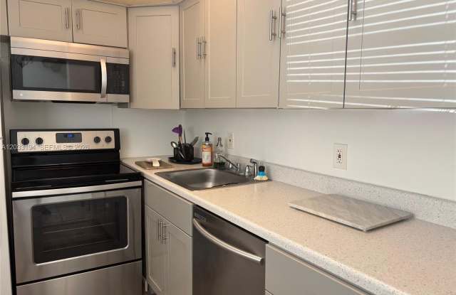 2790 NE 201st Ter