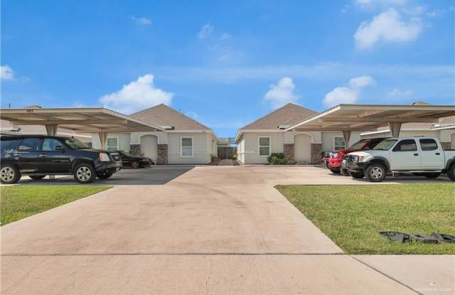 4905 N Winona Drive unit: 3
