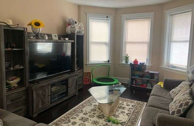 5419 S Hermitage Avenue