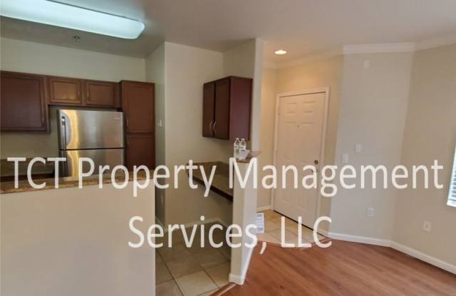 2 bed/2bath Nestled in the Gated community of Villa Real/Arpeggio.