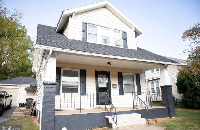 Photo of 11120 GLENSIDE Avenue