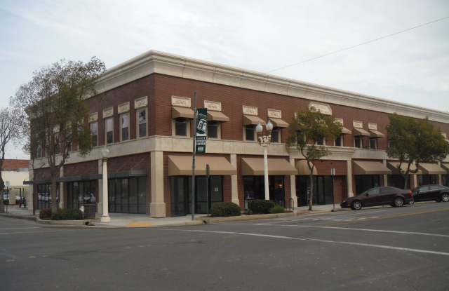 223 N. Irwin St Apt F