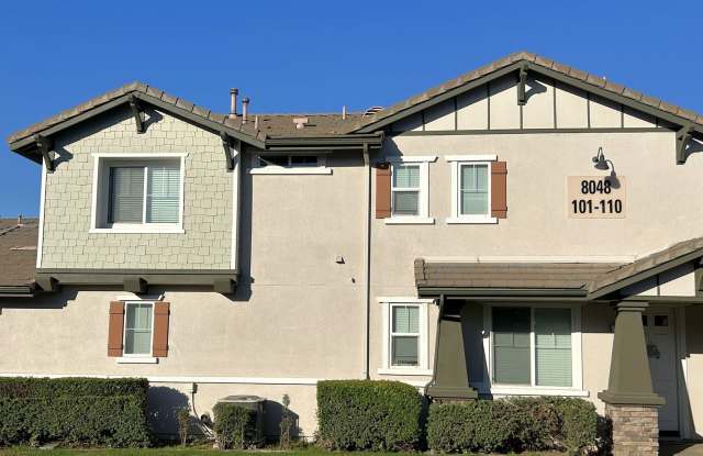 Photo of 2 Bedrooms/ 3 Bathrooms