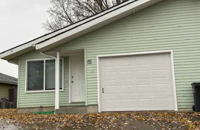 Remodeled Unit Of A Duplex with Central AC  Fenced Back Yard / Will Consider A Small Pet