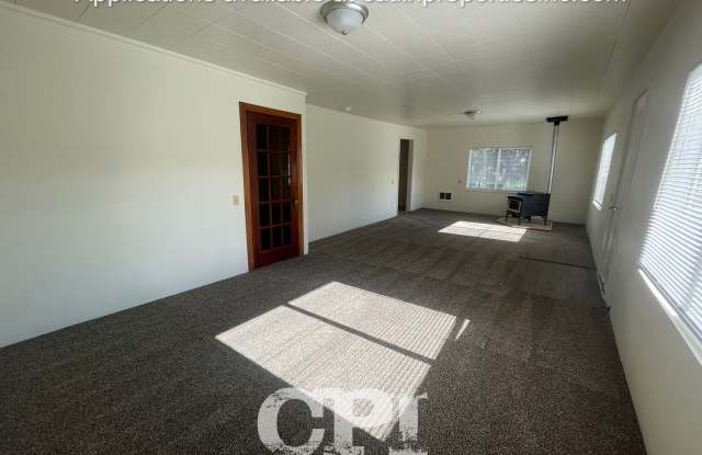 Holiday Special - 1/2 First Month's rent!!