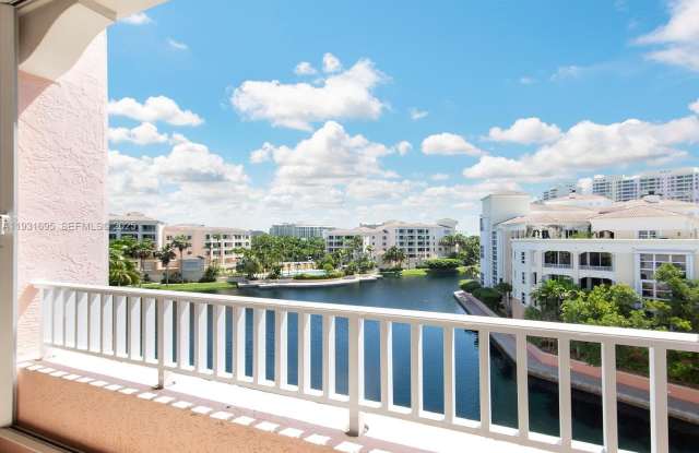 Photo of 735 Crandon Blvd