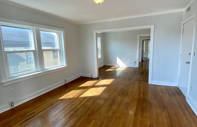 Photo of 3816 Washington Street - 2S