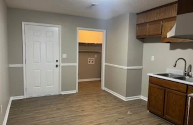 Photo of 2209 Graham Avenue Southwest - C