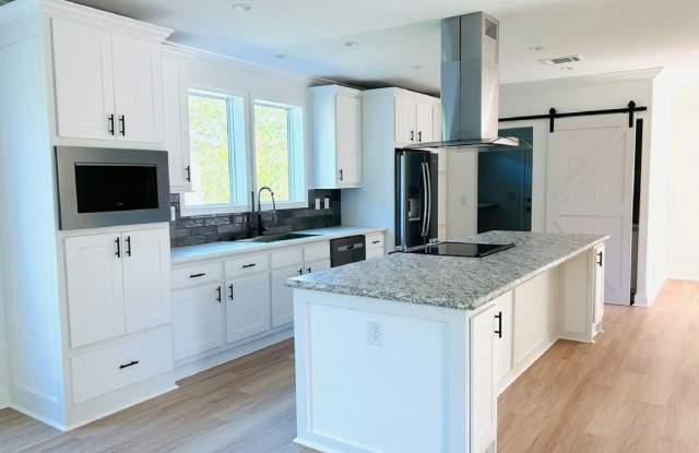 5805 Mora Place, #555