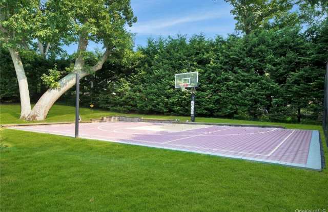 1460 Hillcrest Drive