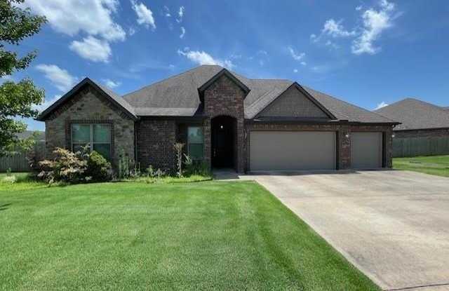 Photo of 1513 Crestwood Hills