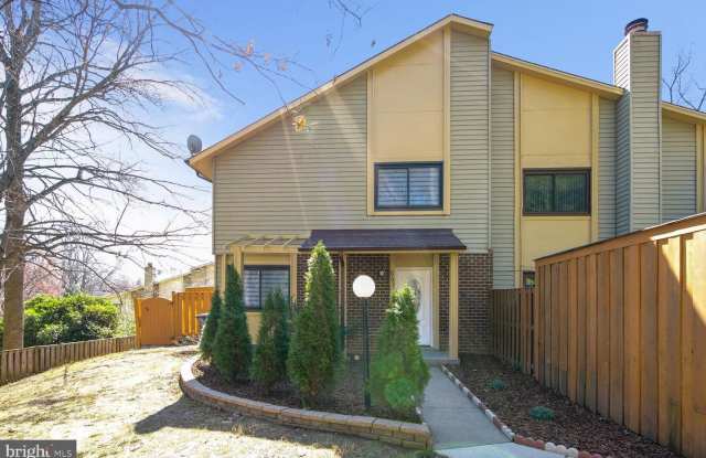 5703 NORDEEN OAK CT