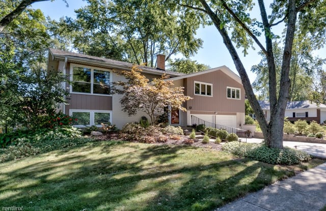 12 Tamarack Ave - 12 Tamarack Avenue, Naperville, IL 60540