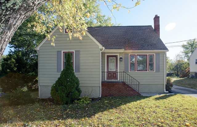 Coming Soon! Renovated cape cod with 2 car garage in Arnold!